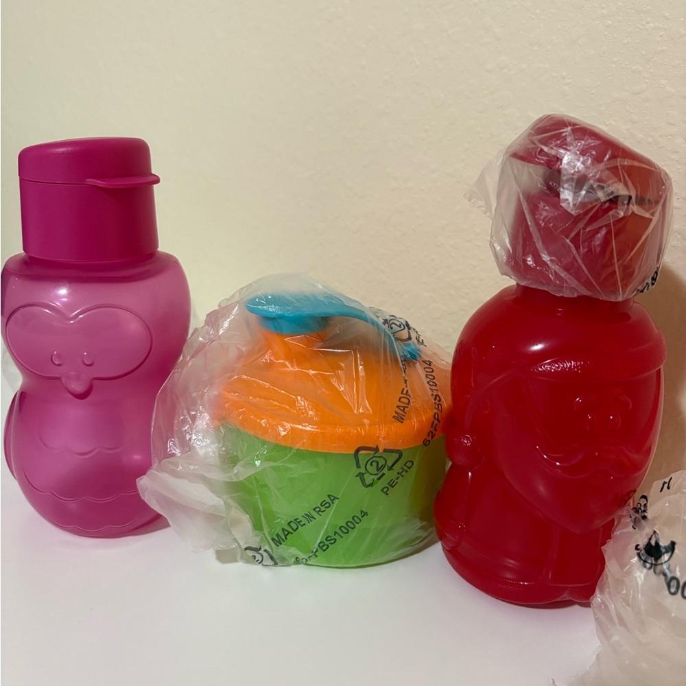 New bundle 3 Tupperware container 1,Formula Dispenser ,2 Eco WaterBottles 12 oz - Picture 6 of 9